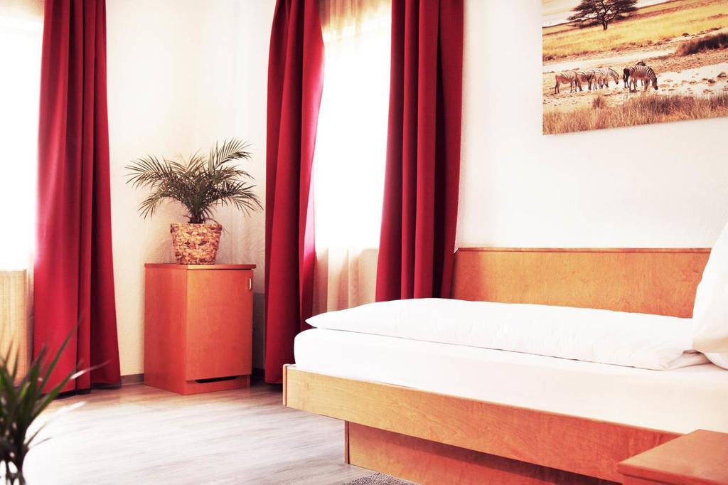 Hotel Pension Kaempfelbach Екстер'єр фото